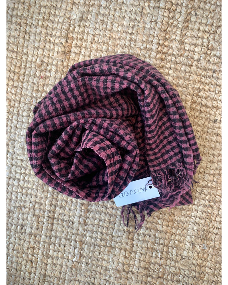 handwoven woollen scarf | garnet